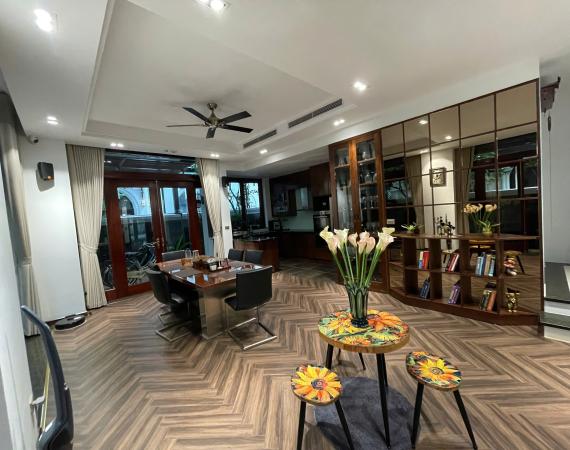 biệt thự song lập phong cách hiện đại sử dụng gỗ óc chó kết hợp gỗ an cường tối giản tinh tế